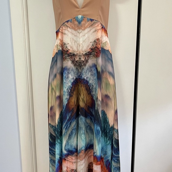 Dress - Picture 4 of 4